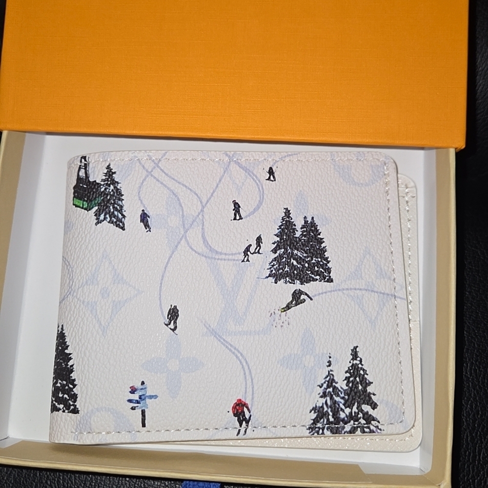 Louis Vuitton White Ski Print Men's Bifold Wallet